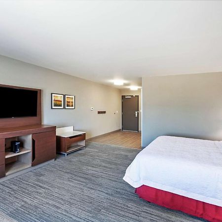 Hampton Inn Gardner Bagian luar foto