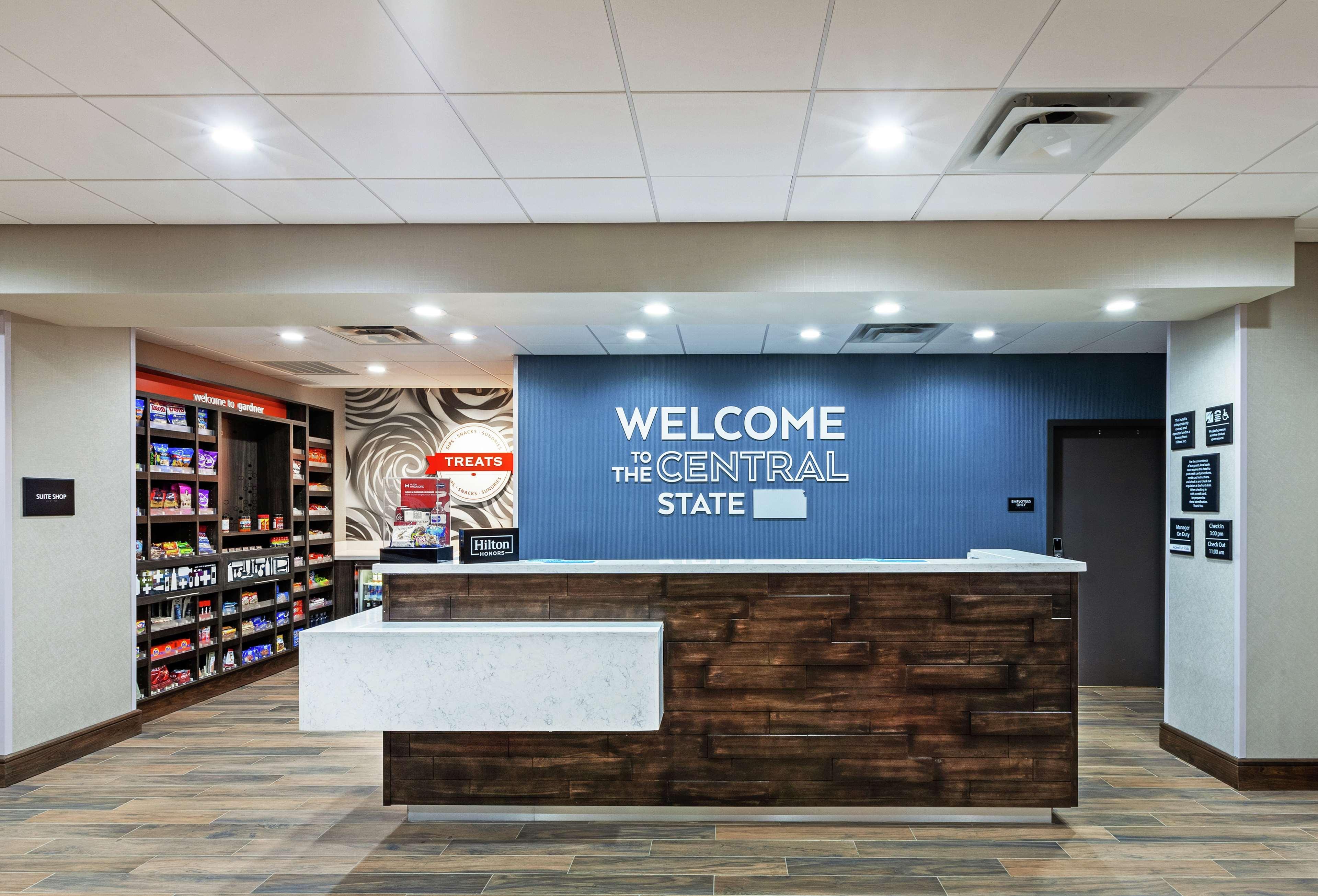 Hampton Inn Gardner Bagian luar foto