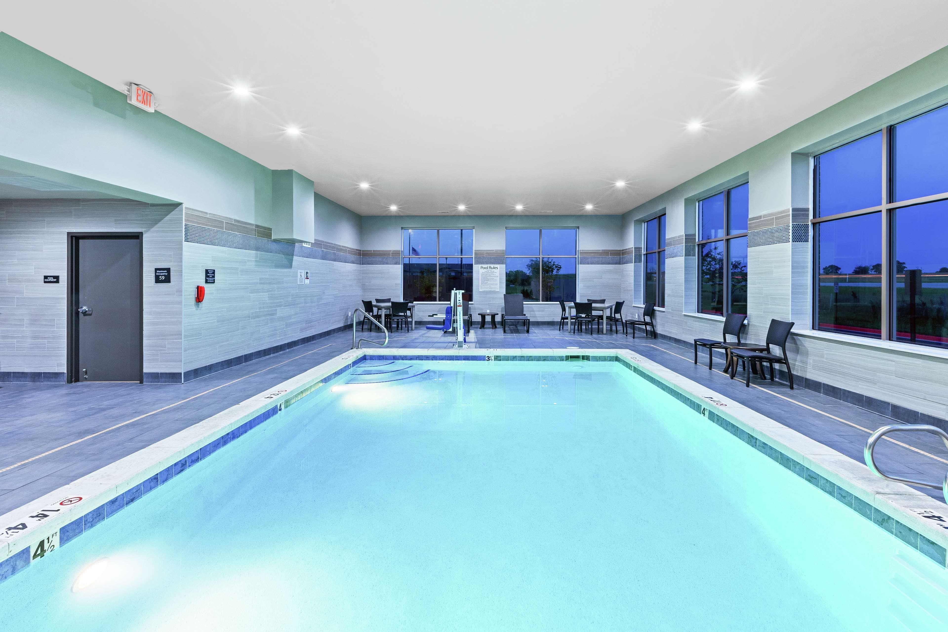 Hampton Inn Gardner Bagian luar foto