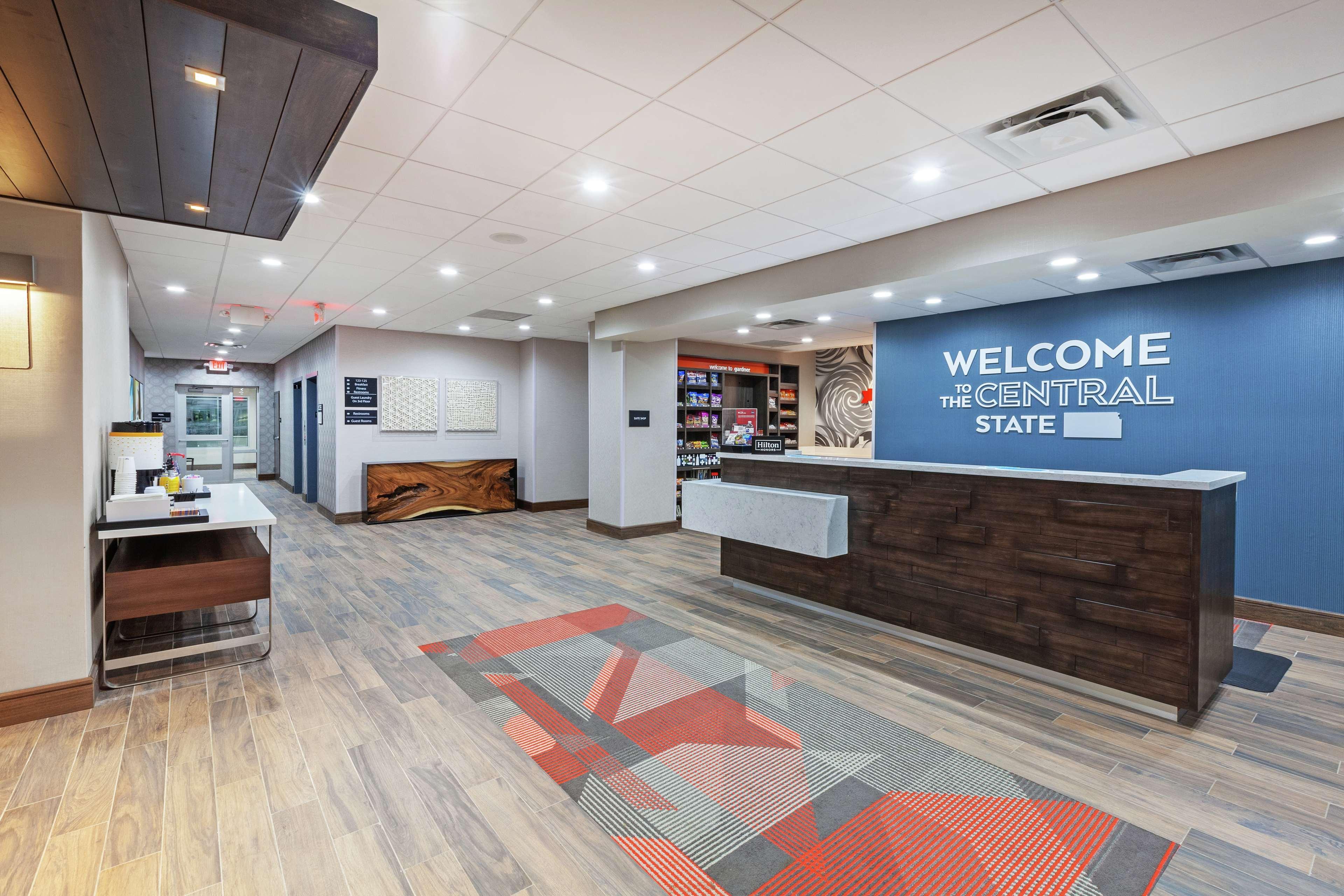 Hampton Inn Gardner Bagian luar foto