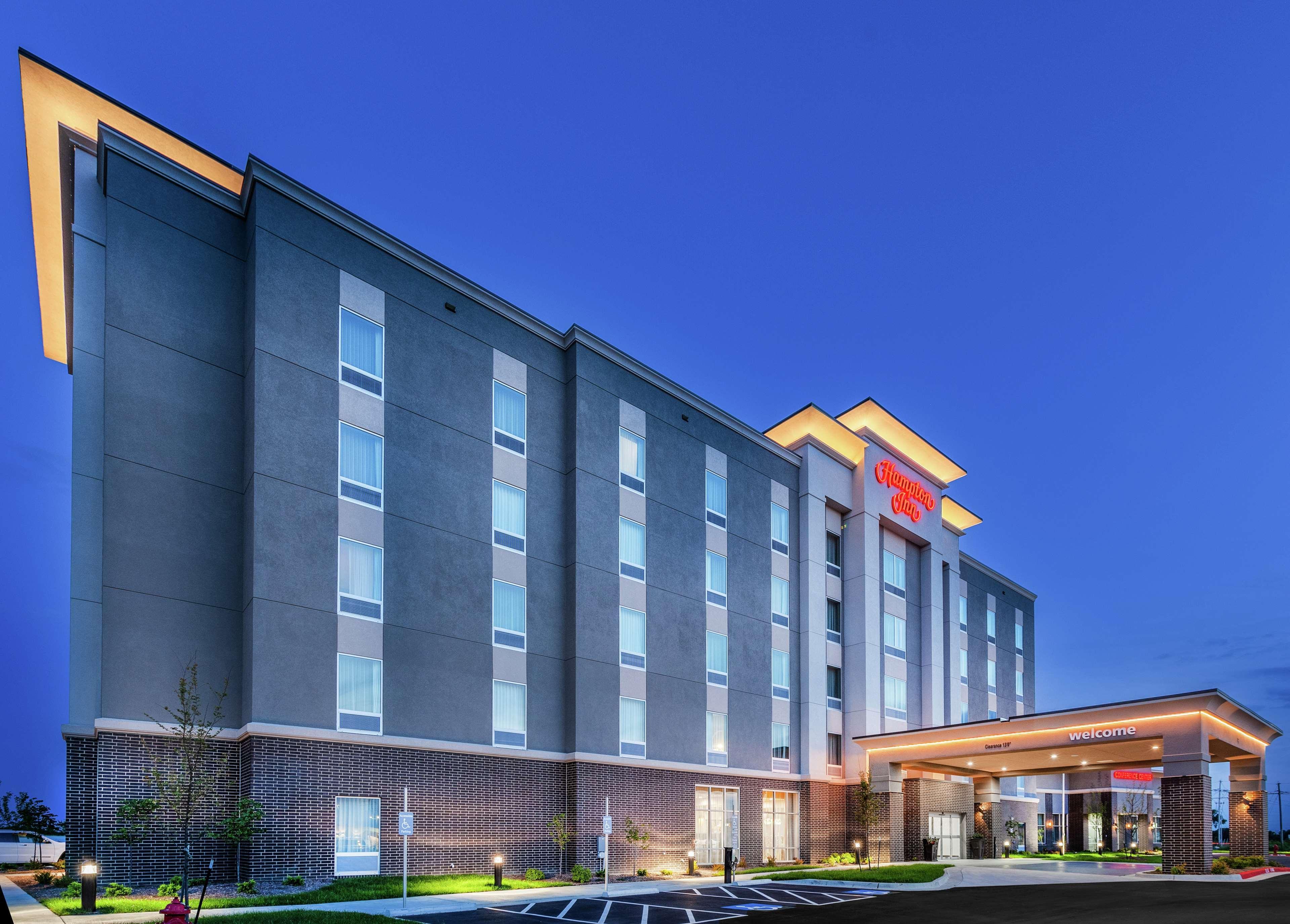 Hampton Inn Gardner Bagian luar foto