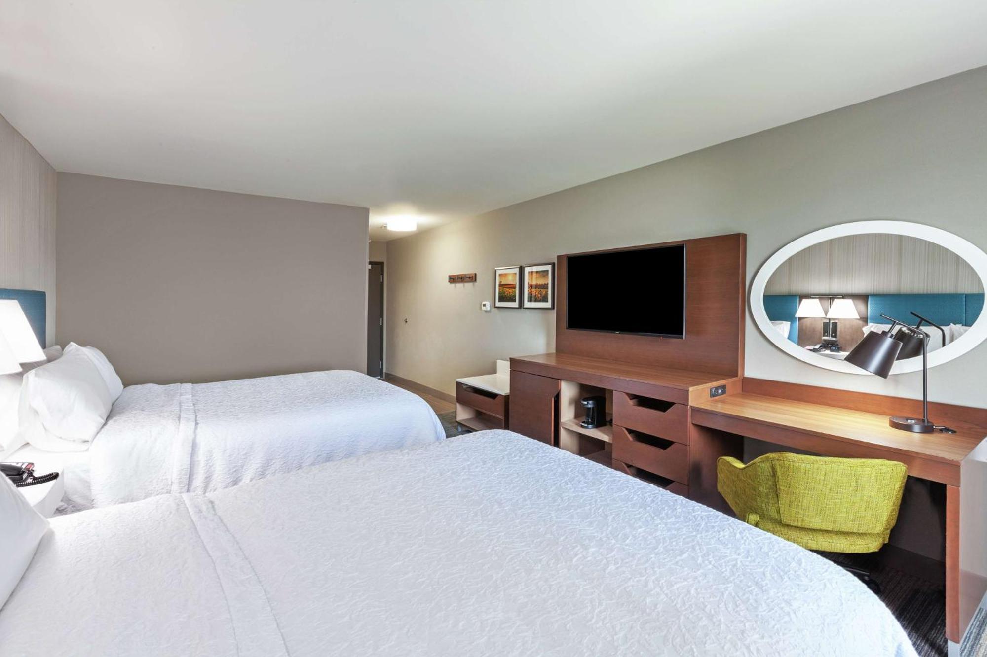 Hampton Inn Gardner Bagian luar foto