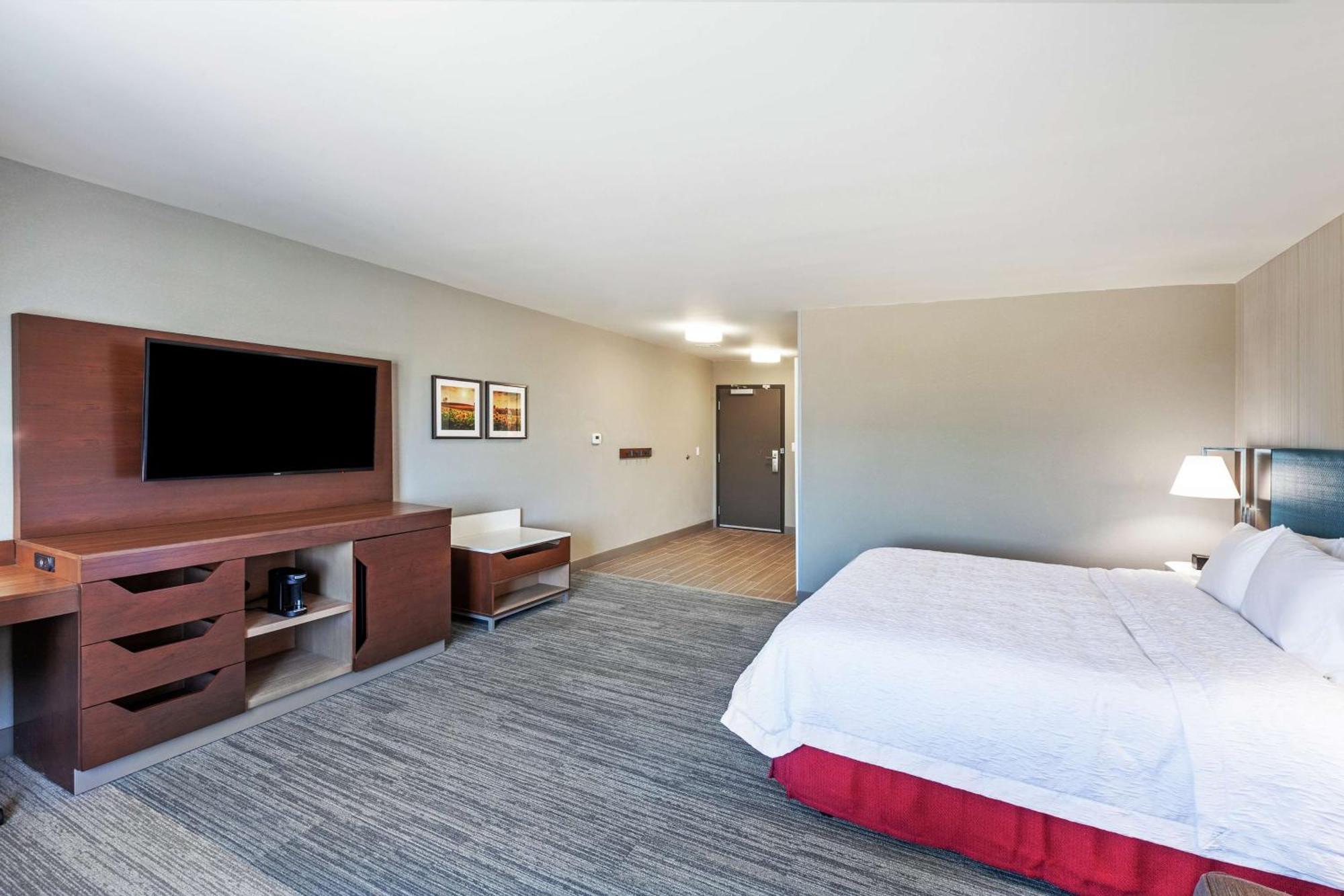 Hampton Inn Gardner Bagian luar foto