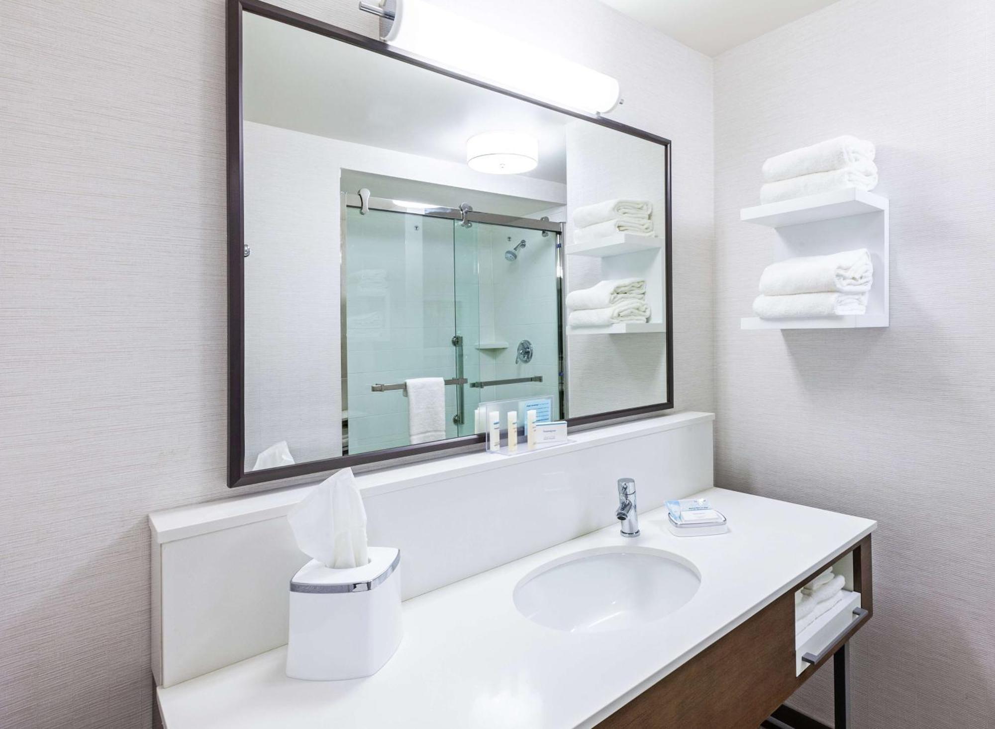 Hampton Inn Gardner Bagian luar foto