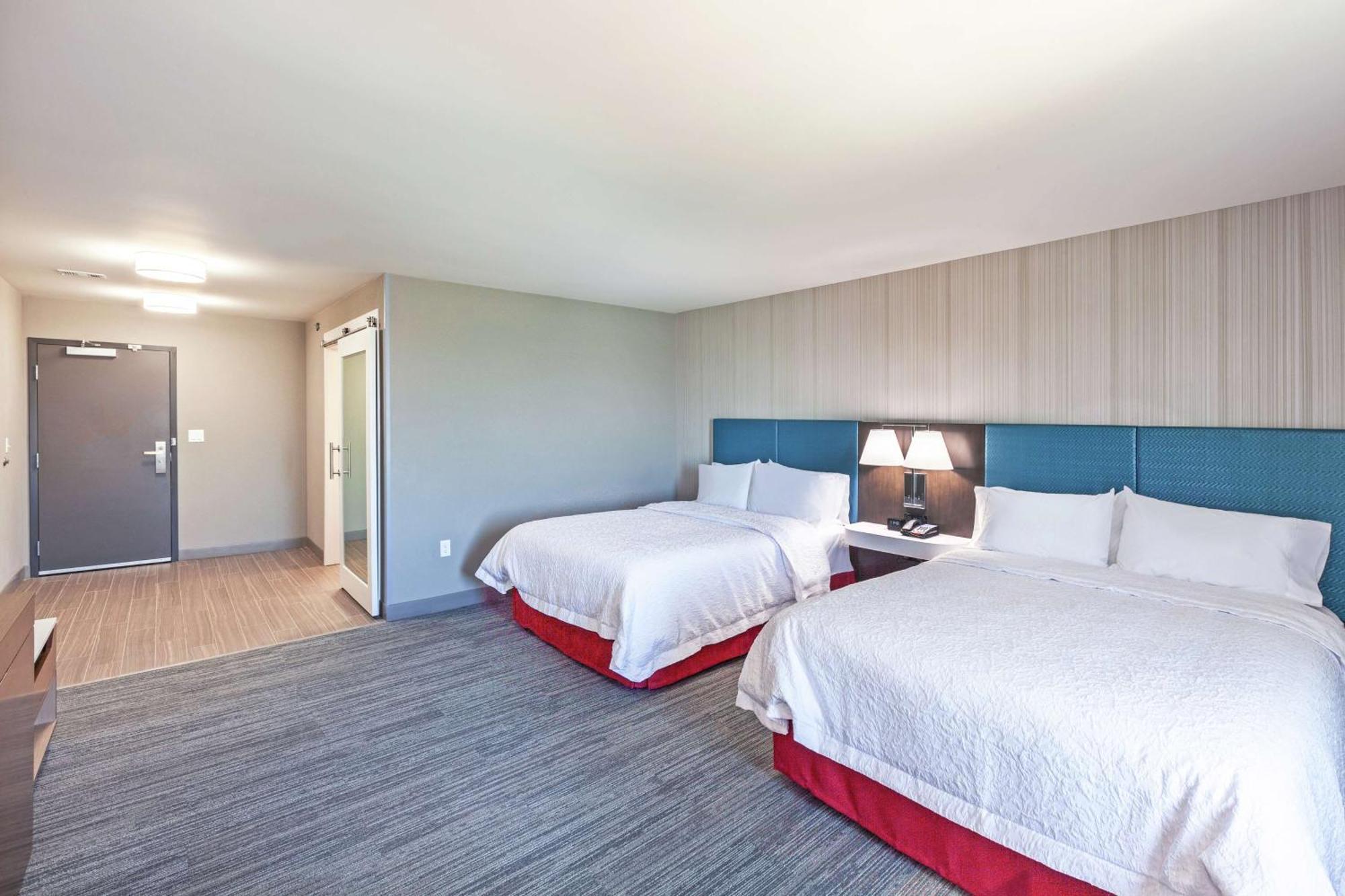 Hampton Inn Gardner Bagian luar foto